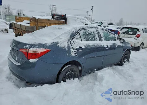 2017 Toyota Corolla L z USA, uszkodzony, nr VIN 2T1BURHEXHC938607